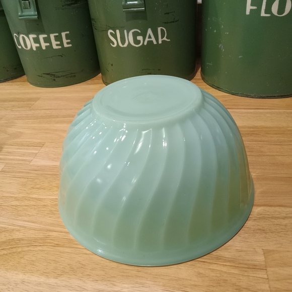 Vintage Fire King Jadite Green Swirl Mixing Bowl - Picture 2 of 7